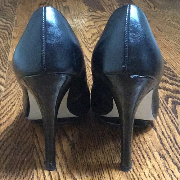 Madden Girl Black Round Toe Pin Up Style Pumps - Picture 4 of 10